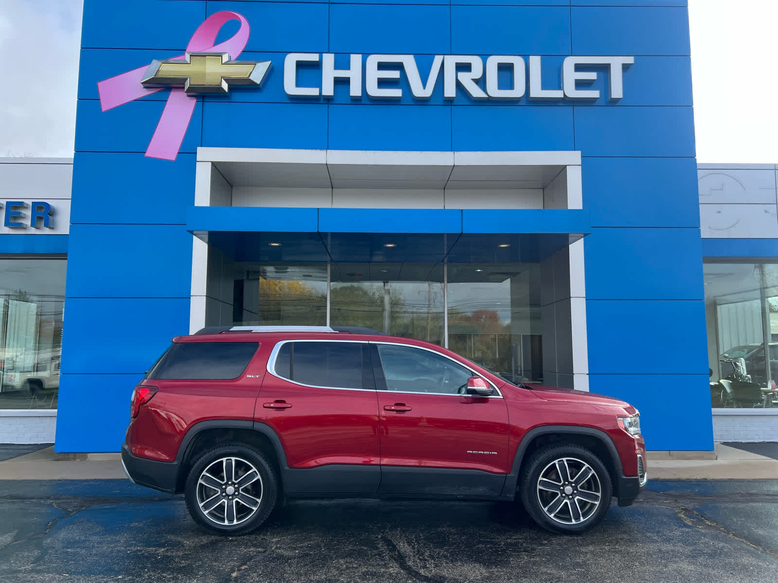 2023 GMC Acadia SLT