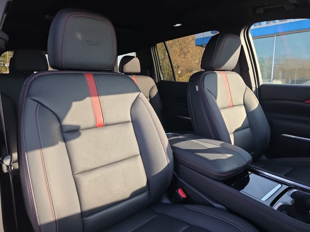 2025 Chevrolet Traverse RS