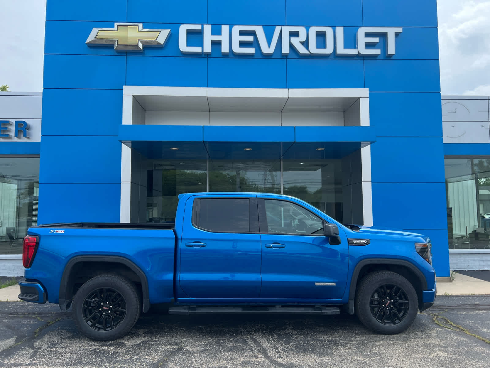 2024 GMC Sierra 1500 Elevation