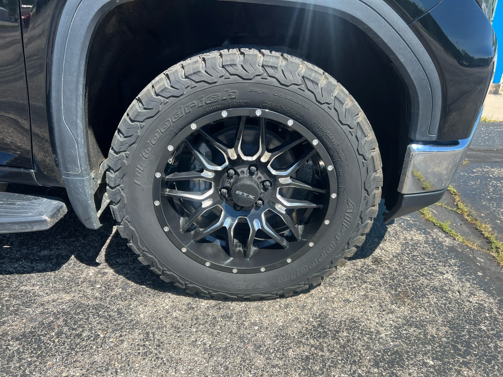 2023 GMC Sierra 1500 SLT