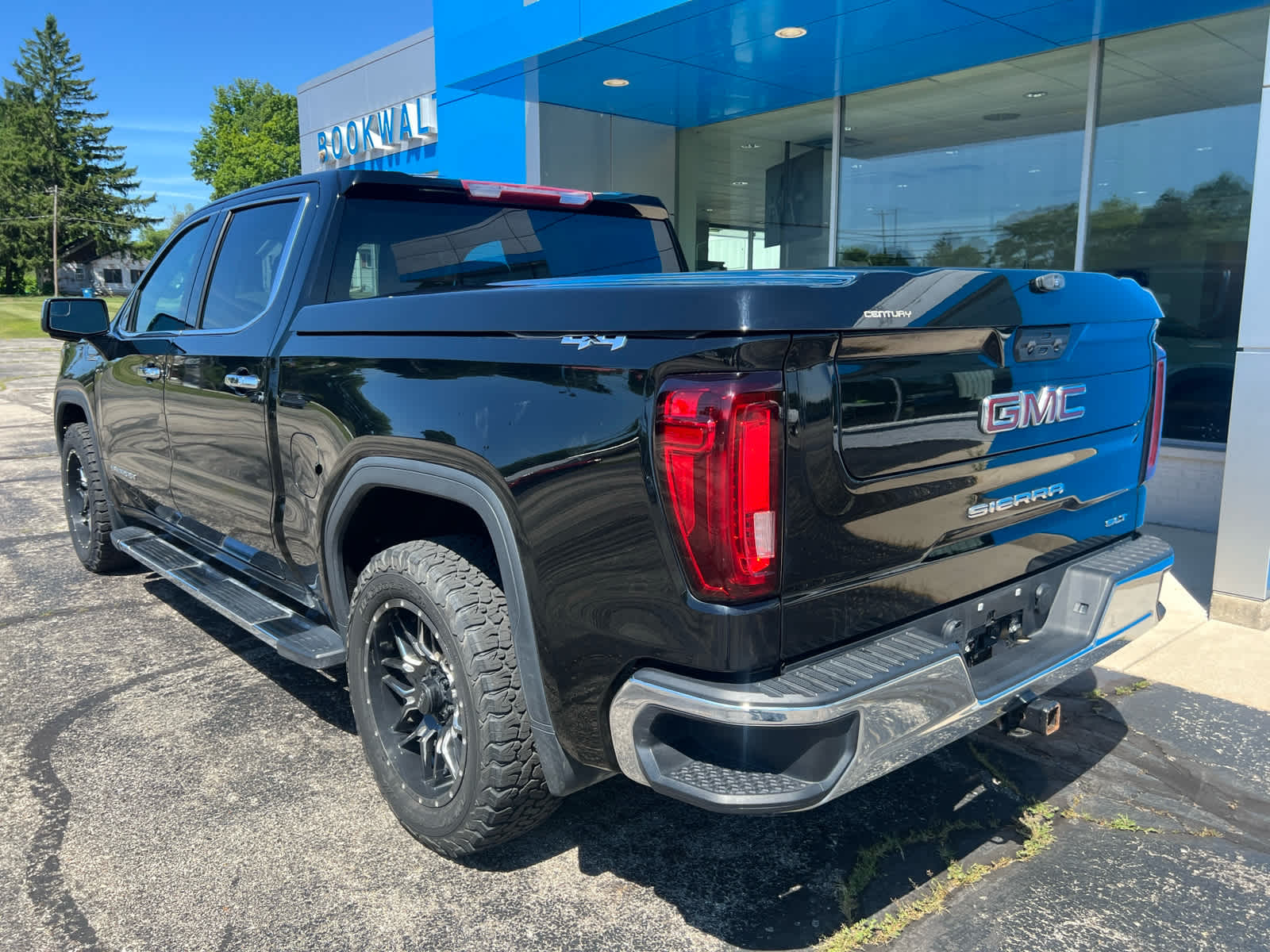 2023 GMC Sierra 1500 SLT