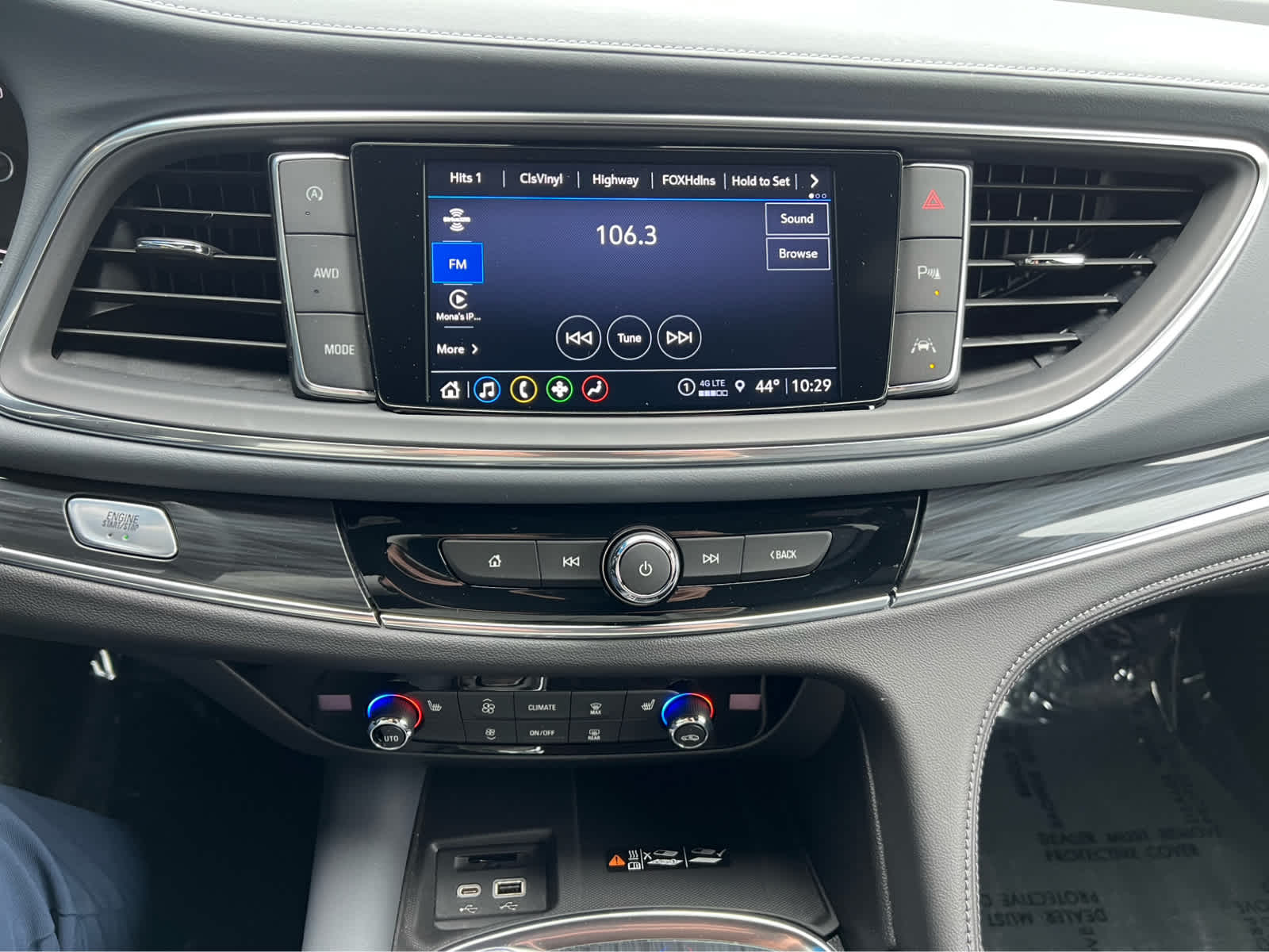 2024 Buick Enclave Essence